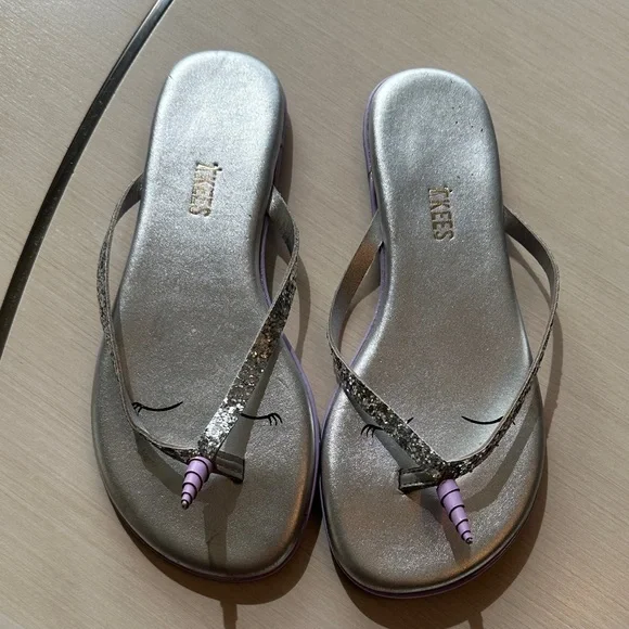 TKEES Metallic Silver unicorn Sandals New - Picture 1 of 9